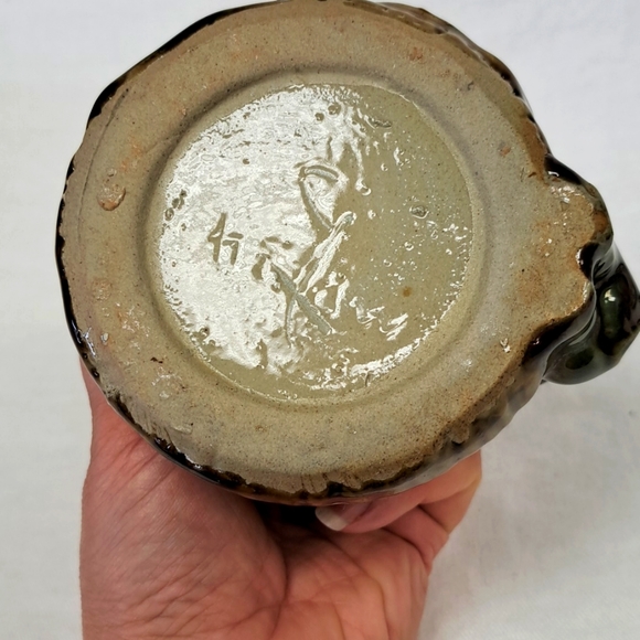 Vintage 5” handmade and artist signed majolica Elephant pottery planter - Picture 6 of 7